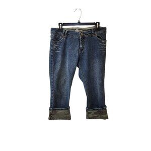 One Tuff Babe Camo Lined Cuffed Jean Crop Capris Size 11/12 Low Rise Vintage y2k